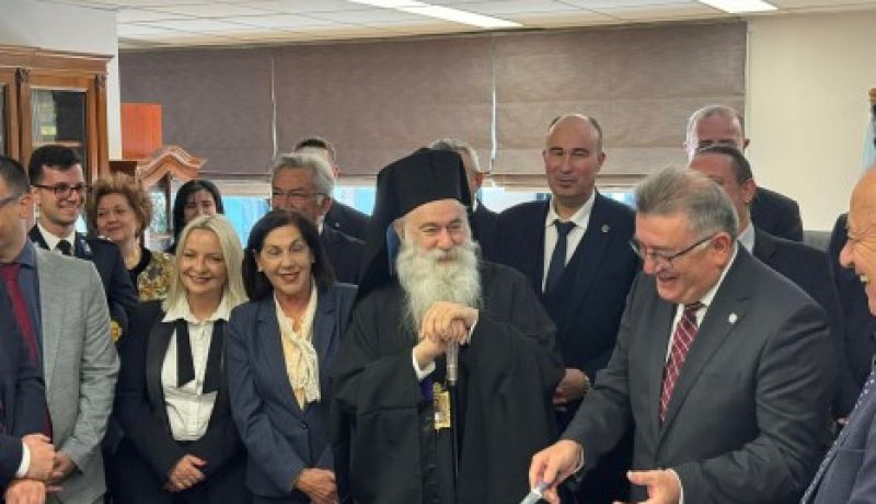 Το φλουρί του 2026 ανήκει στην Κόρινθο – Οι ευχές του Δημάρχου Νίκου Σταυρέλη